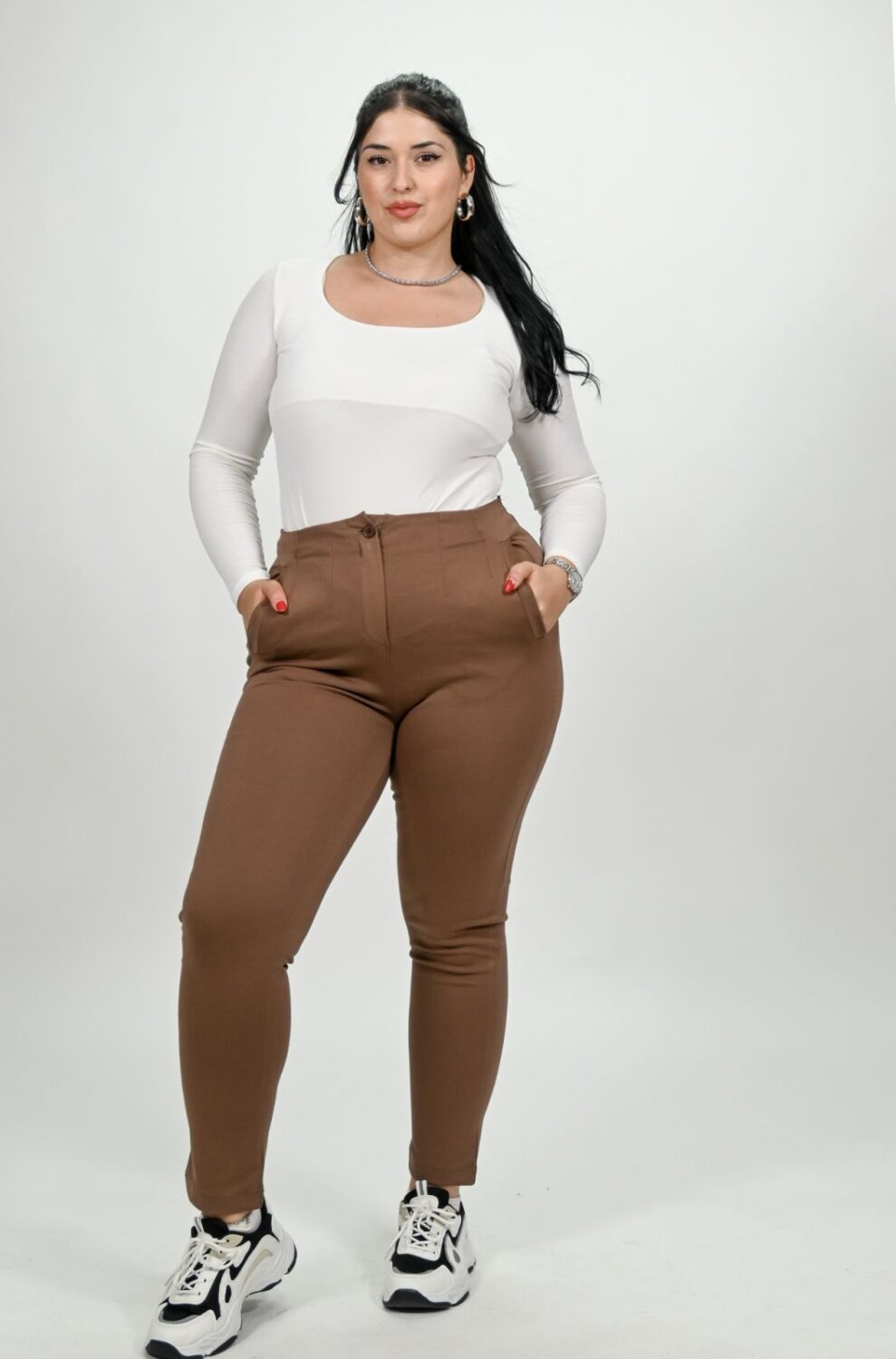 Παντελόνι Με Κουμπί & V Πίσω - Image 6