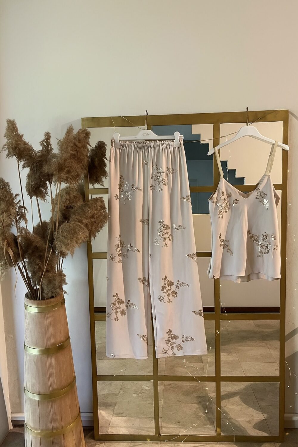 Αέρινο Σετ Παντελόνα & Τοπ με Αστραφτερά Κεντήματα (One Size)